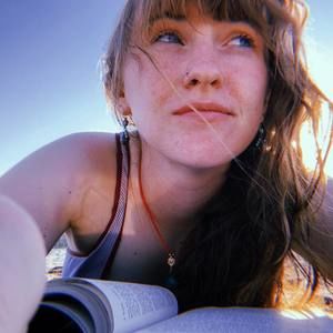 Meet your Posher, Ella